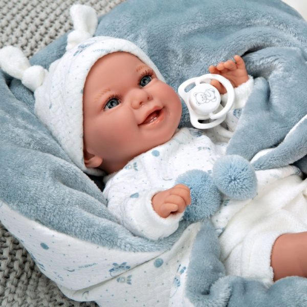 Кукла-бебе Babyto Elegance със синьо одеялце, реално тегло – 35 см