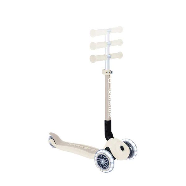 Сгъваема еко тротинетка с 3 колела GLOBBER JUNIOR FOLDABLE LIGHTS ECO – цвят кокос